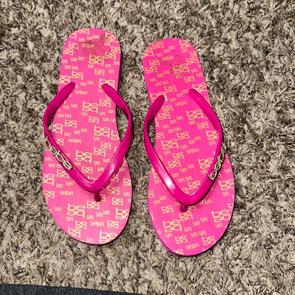 Bebe flip flops